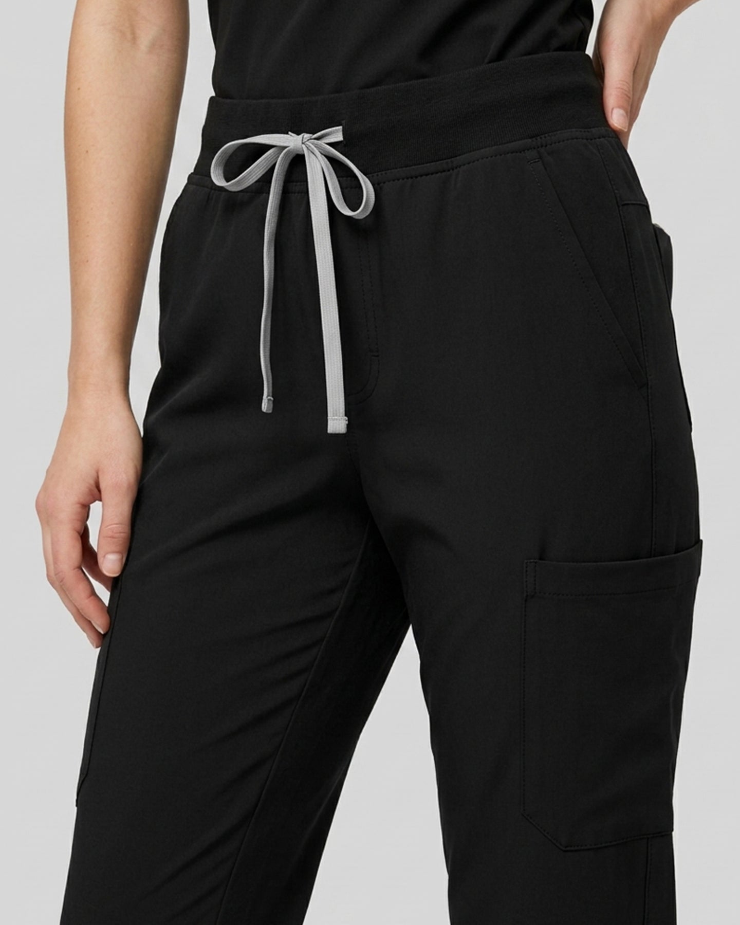 Women's 6-Pocket Jogger Scrub Pant Black