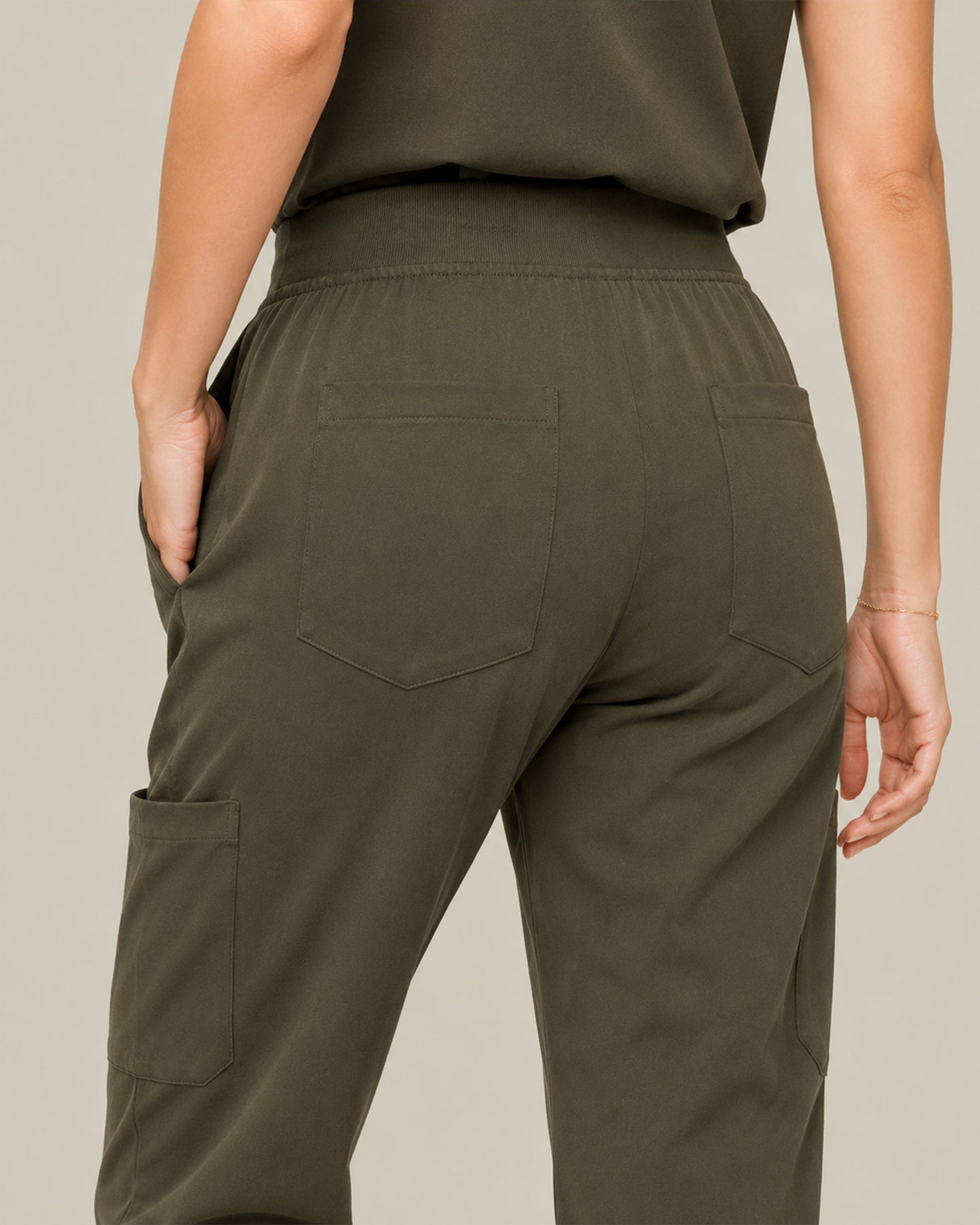 Women's 6-Pocket Jogger Scrub Pant Olive