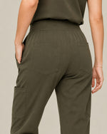Women's 6-Pocket Jogger Scrub Pant Olive