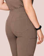 Women's 6-Pocket Jogger Scrub Pant Mocha