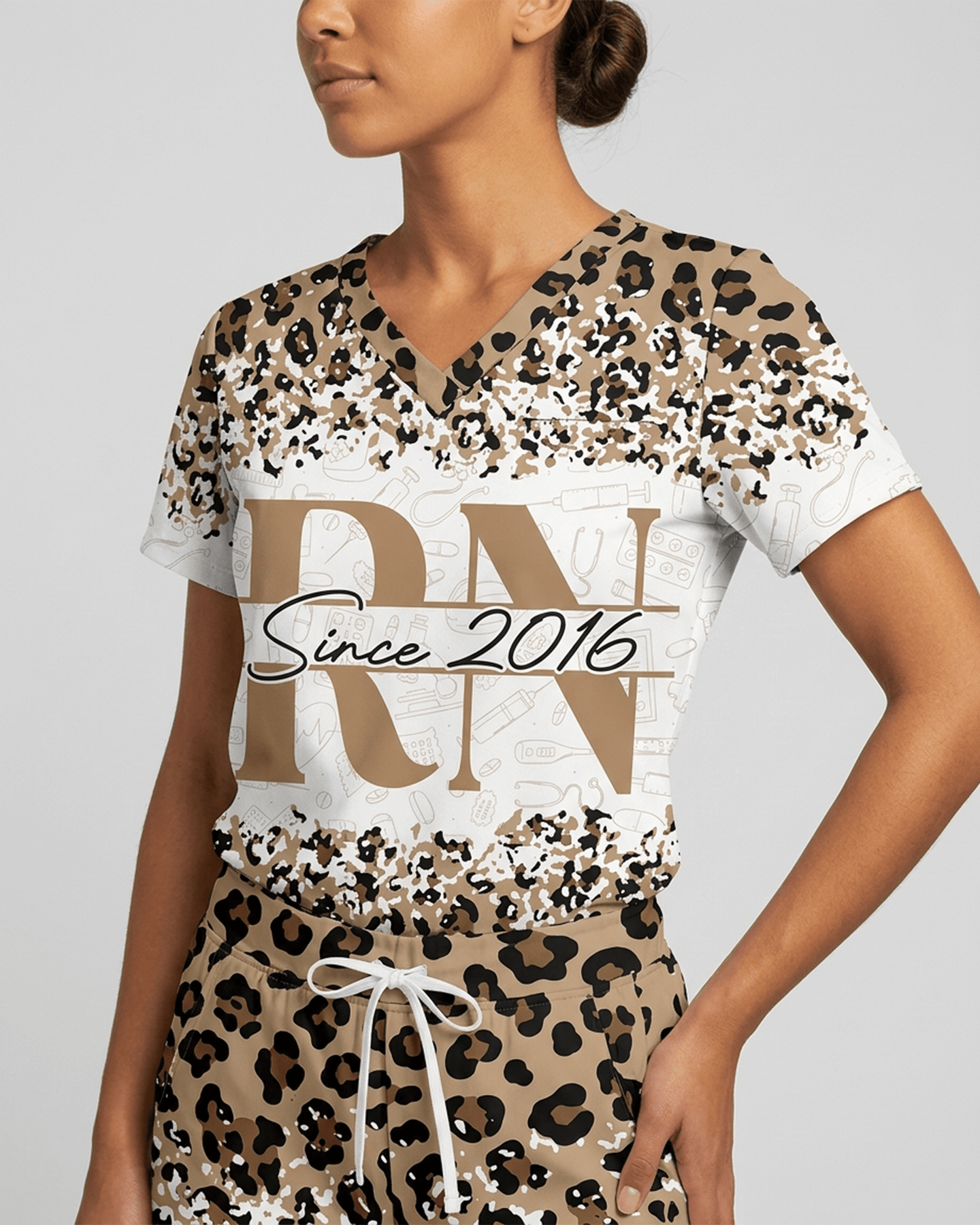 Personalized Job Title And Year Nurse Leopard Pattern Women's One-Pocket V-neck Scrub Set - Scrubloop