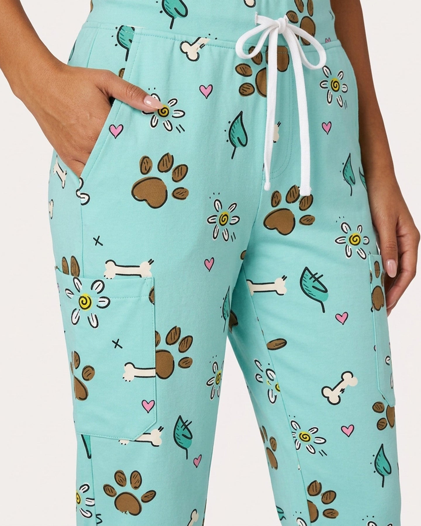 Personalized Pet Name Nurse Dog Mom Cat Mom Paw And Flower Pattern Women's One-Pocket V-neck Scrub Set - Scrubloop