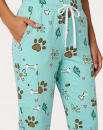 Personalized Pet Name Nurse Dog Mom Cat Mom Paw And Flower Pattern Women's One-Pocket V-neck Scrub Set - Scrubloop